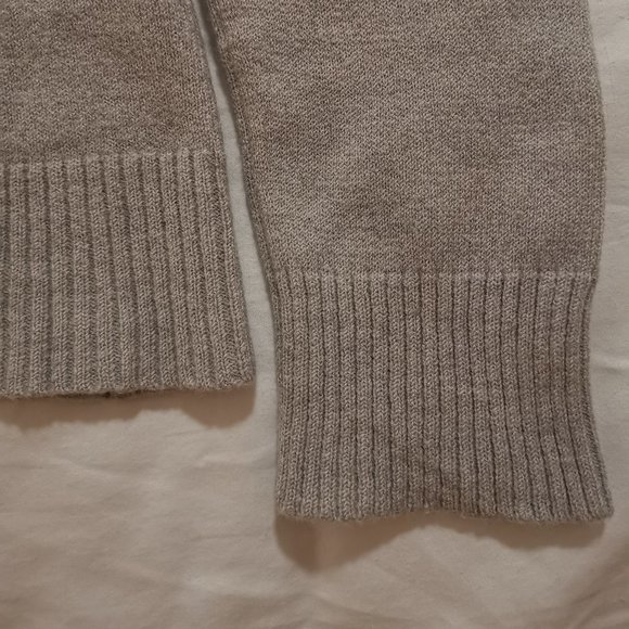 Banana Republic Fine Italian Merino Wool V-neck sweater Size XL - Picture 5 of 7